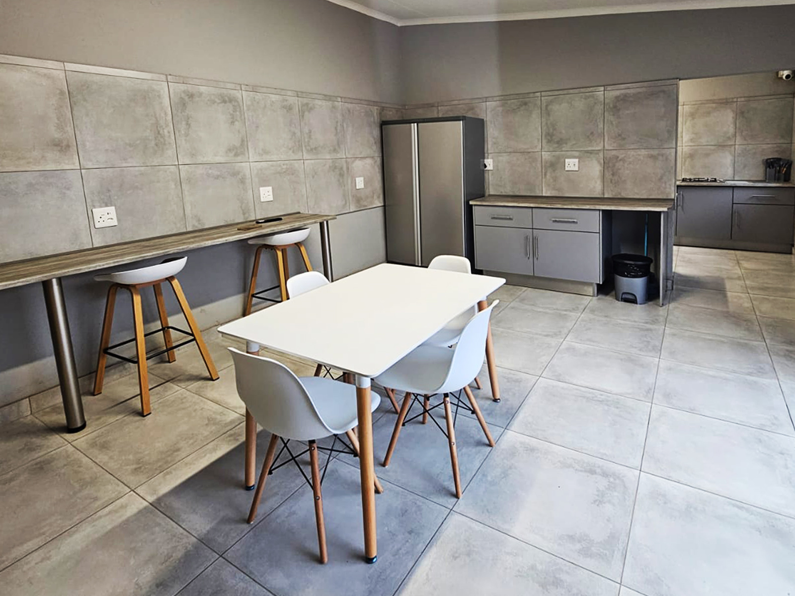 Recreation room with fridge